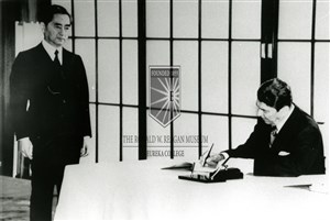 Image description is not available for 1994.190